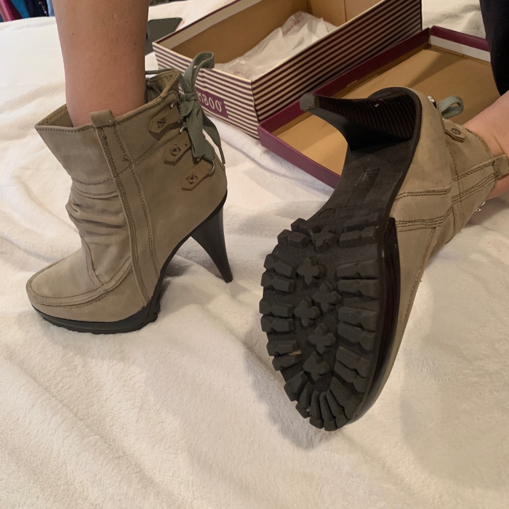 Ankle boot heels